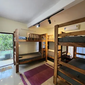  Hostel Cliff & Coral India